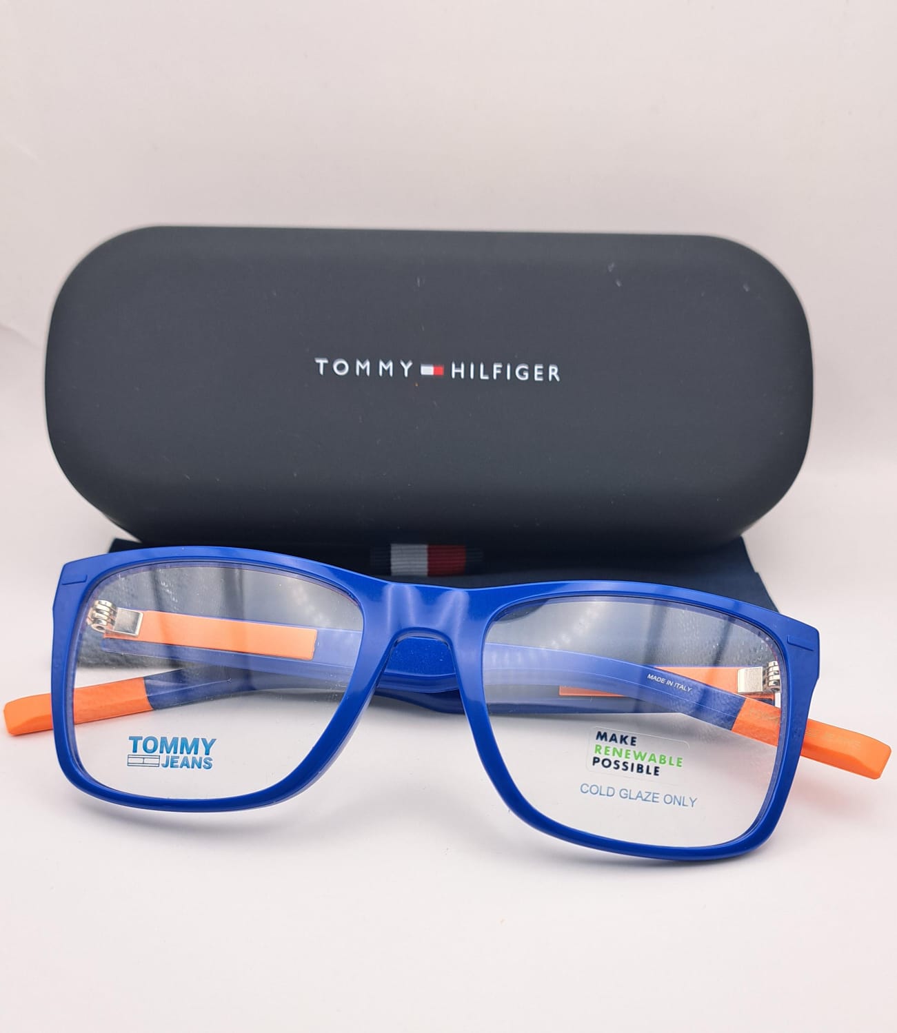 TOMMY HILFIGER