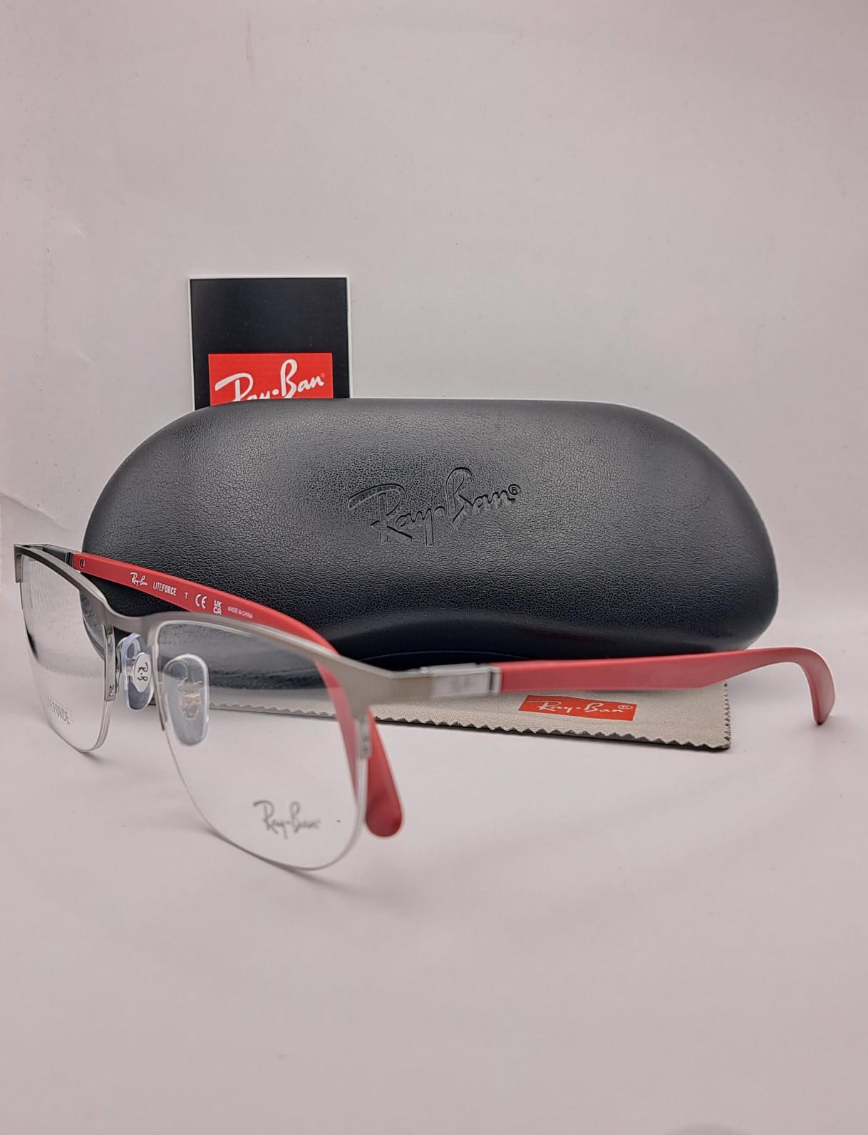 RAY BAN
